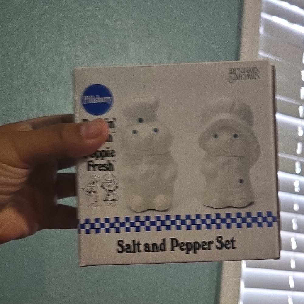 Pillsbury White Ceramic Salt and Pepper Set - Holiday Figurines